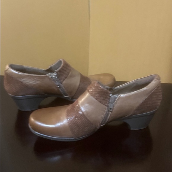 EUC - EARTH ORIGINS - brown leather shoe 8.5M - Picture 9 of 10